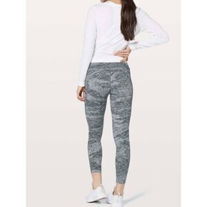 LULULEMON ATHLETICA	Fast free Tight 7/8 II Nulux 25' in Area Ice Grey Size 4